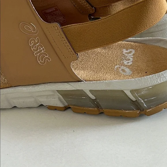 Asics tan caramel slip on elastic ankle strap size 12 Sandals - Picture 4 of 9